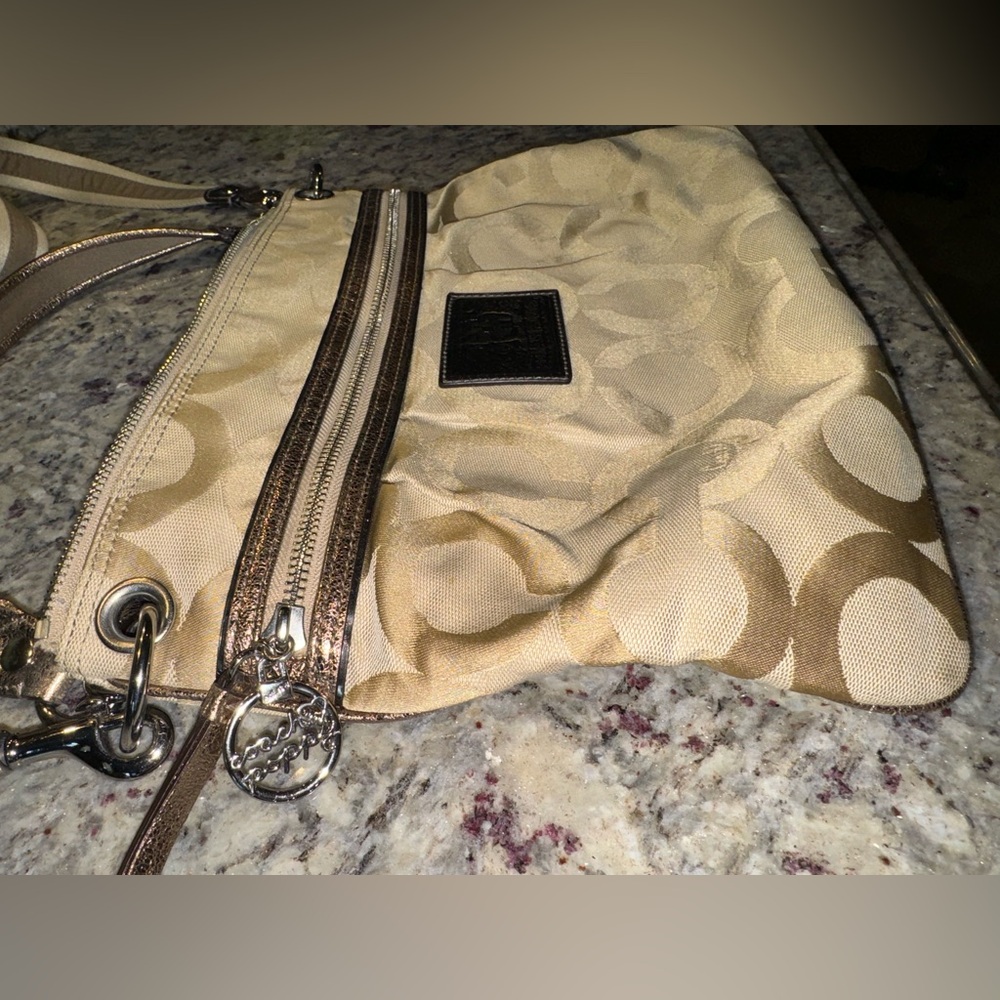 Coach Poppy Crossbody Purse - Picture 3 of 12